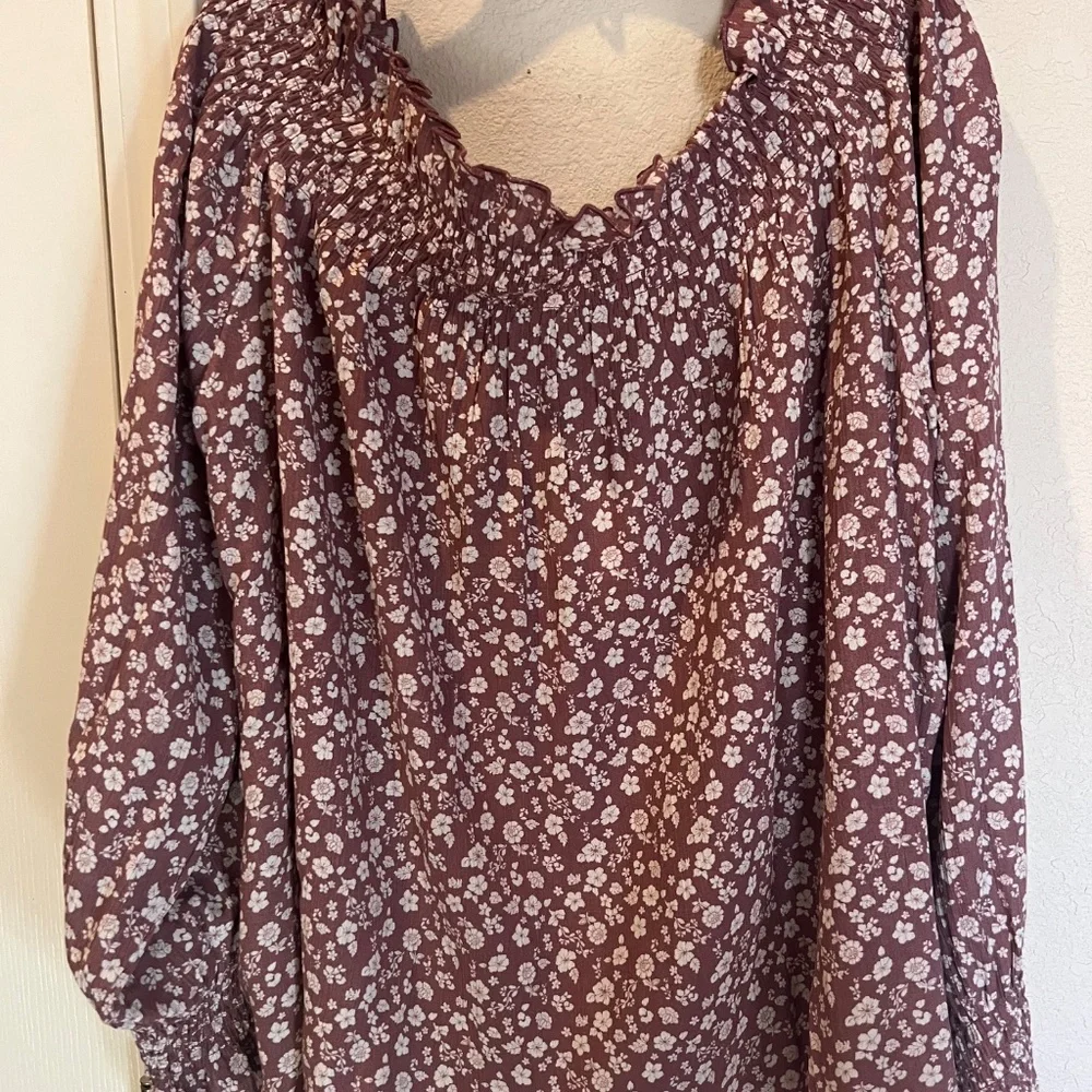 Ladies Ruffle Blouse - Picture 2 of 3